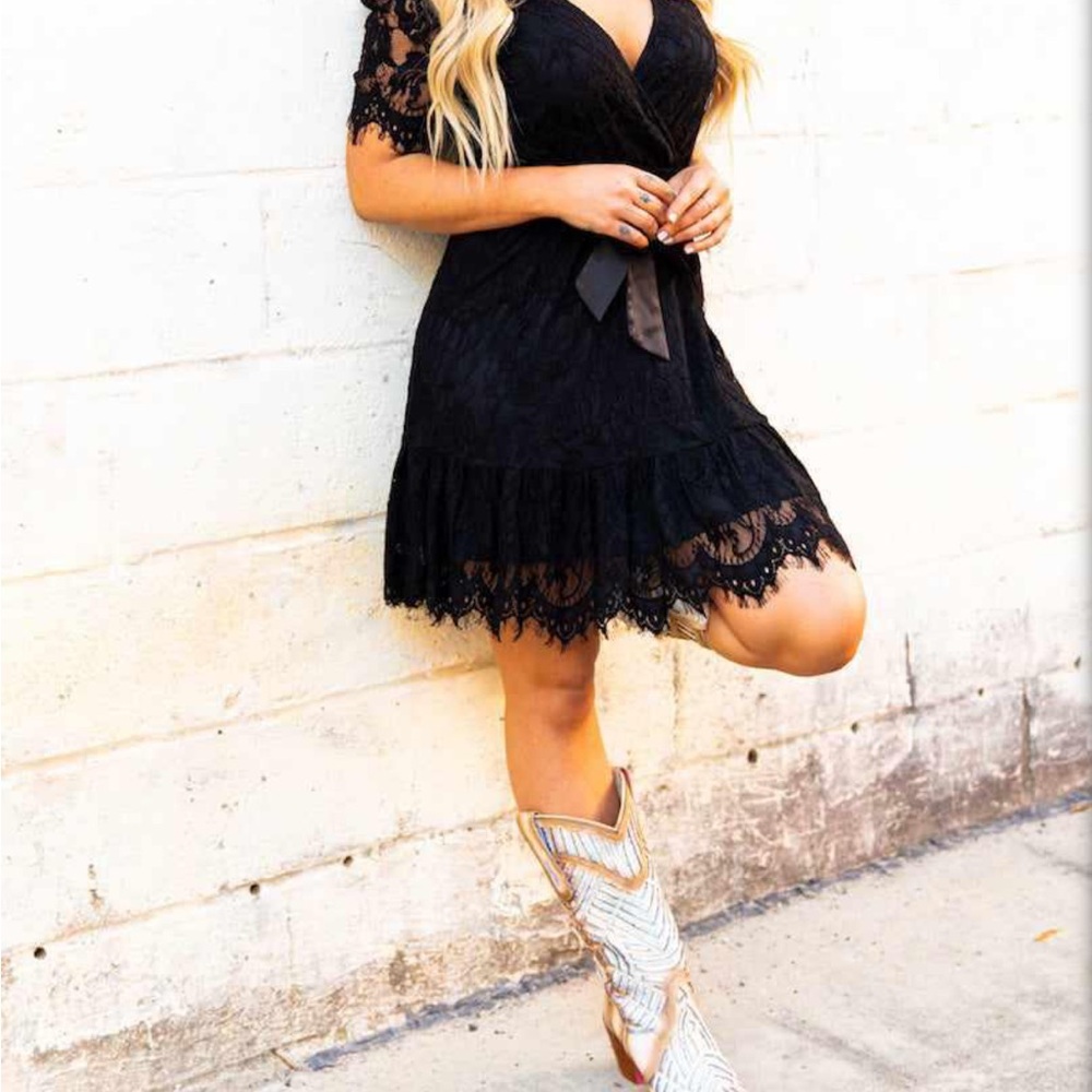 NWT Southern Fried Chic wrapped up in your arms dress! Black size Small - Picture 5 of 11